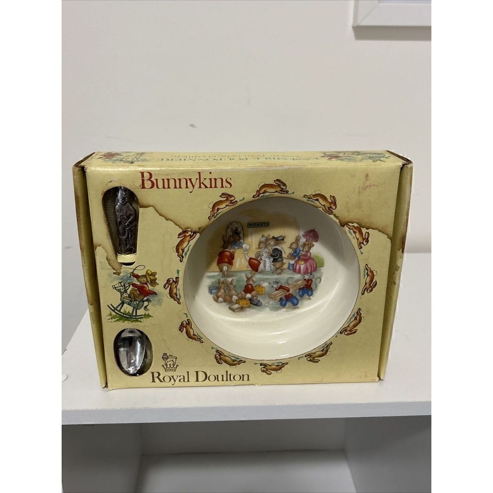 Royal Doulton Bunnykins Nursery Set 2 pc Baby Bowl and Spoon Train Station 1981